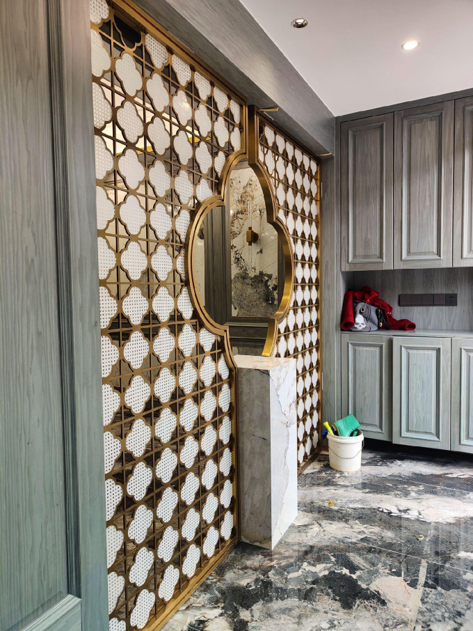 Modern Stainless Steel Hotel Furniture Mobile Screened Room Dividers Shielding 2