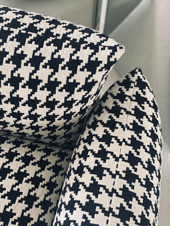 Modern Lattice Hotel Room Sofa Single Light Luxury Solid Wood Sofa 0