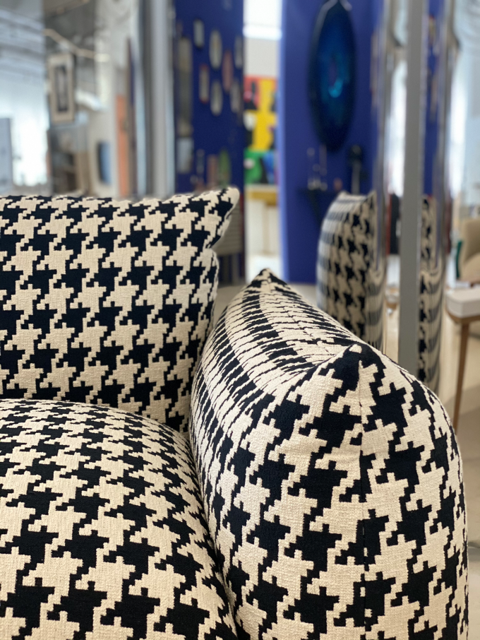 Modern Lattice Hotel Room Sofa Single Light Luxury Solid Wood Sofa 2