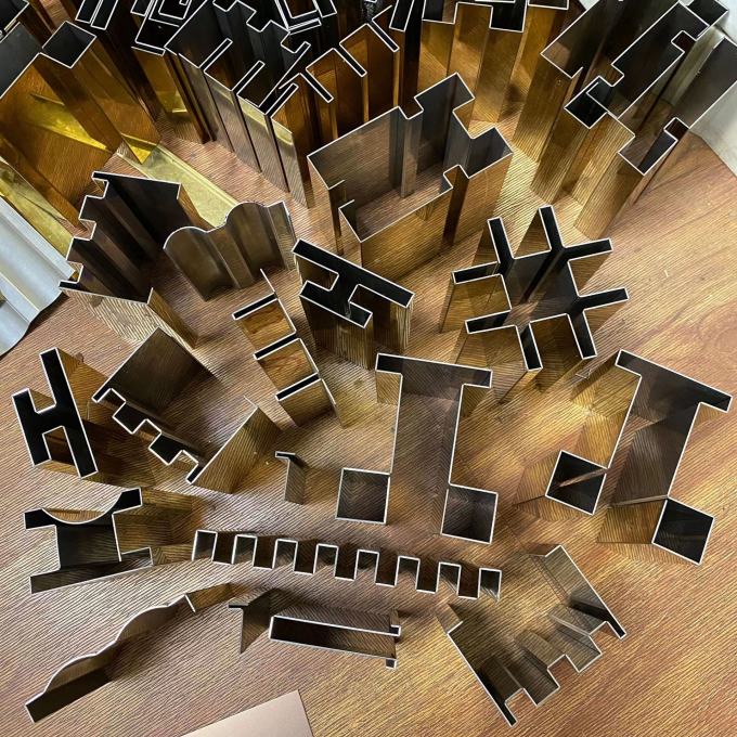 Light Luxury Room Divider Partition Stainless Steel Hotel Metal Room Divider 3