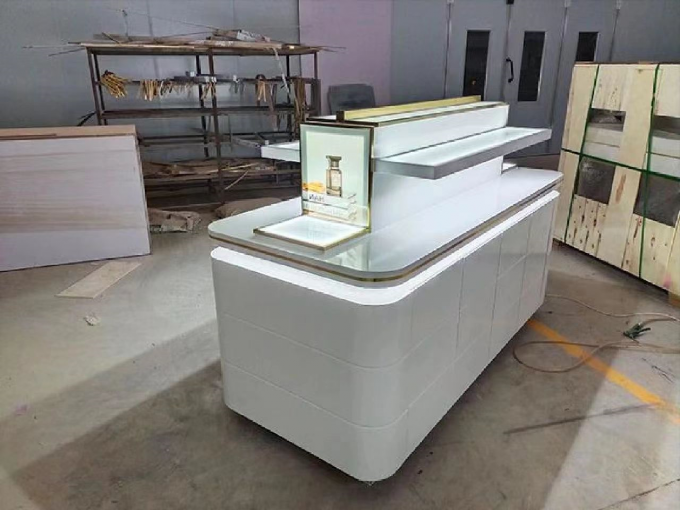 Fashion Anti Rust Luxury Display Cabinets Hardware Showcase Cosmetic Display Cases Shopping Mall 1