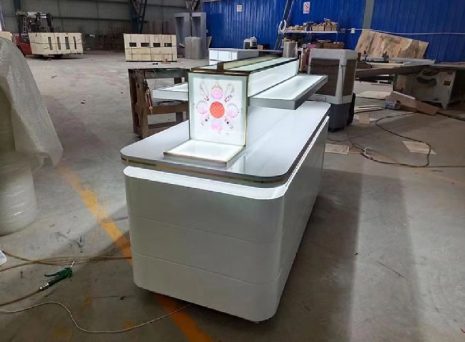 Fashion Anti Rust Luxury Display Cabinets Hardware Showcase Cosmetic Display Cases Shopping Mall 2