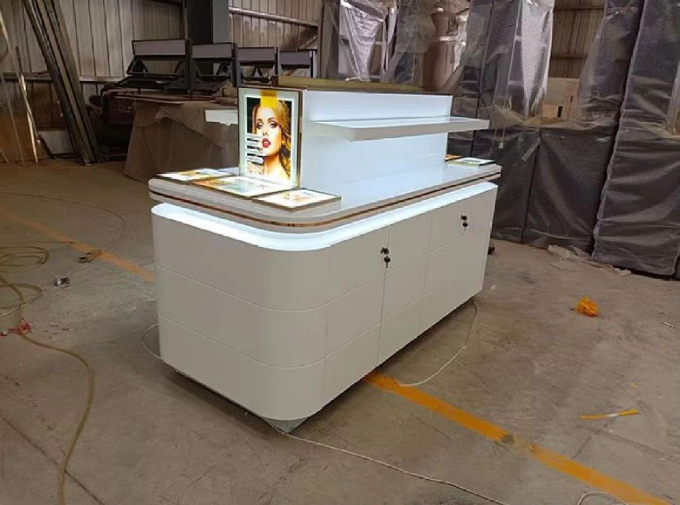 Fashion Anti Rust Luxury Display Cabinets Hardware Showcase Cosmetic Display Cases Shopping Mall 3