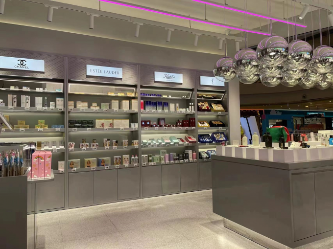 OEM ODM Modern Luxury Display Cabinets Customized Store Decoration 3