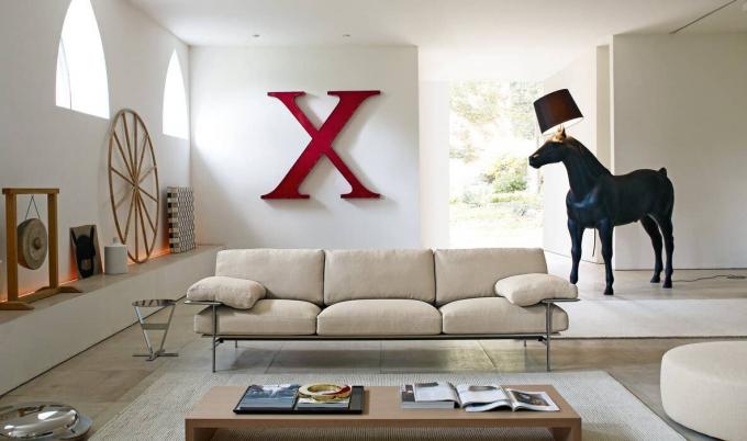 Light Luxury Minimalist Multi-seat Black Hotel Room Leather Sofa With Metal Frame 0