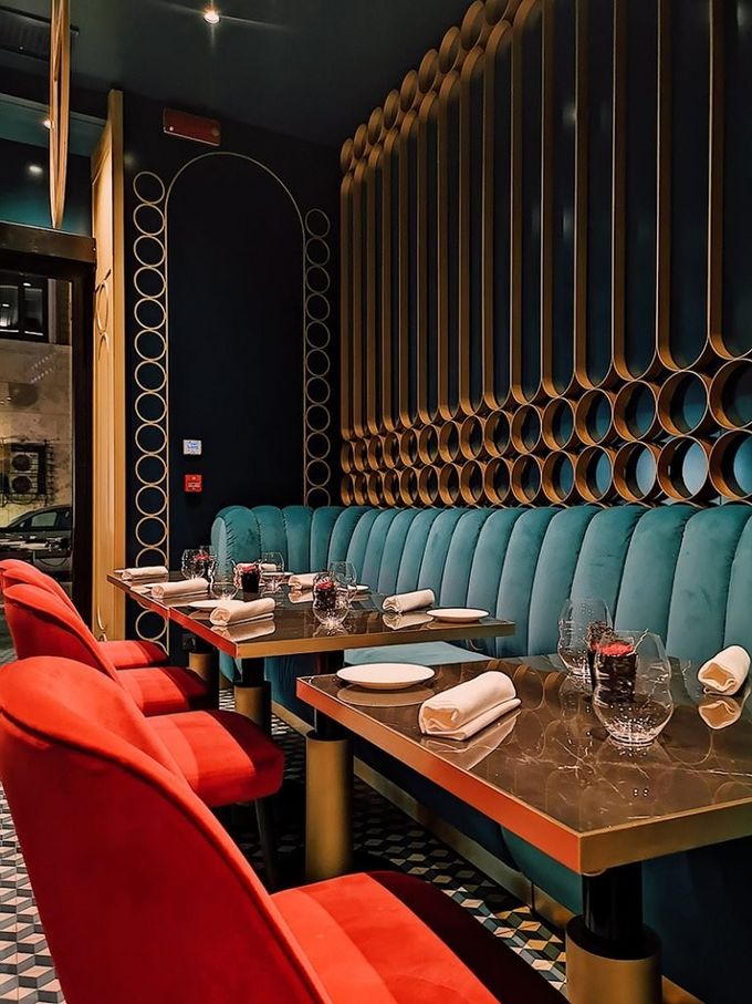 Retro One Stop Solution Bar Restaurant Booth Seating Long Couch Railing Screen Wall Cabinet 5