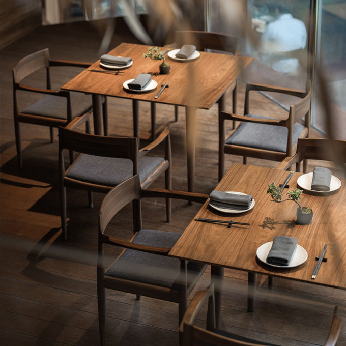 Brown Color Hotel Restaurant Furniture 4 Seater Box Wooden Dining Table Set 1