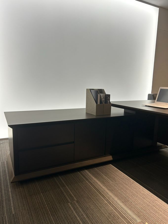 High-End Boss Desk And Chair Set For Listed Company President Desk 4