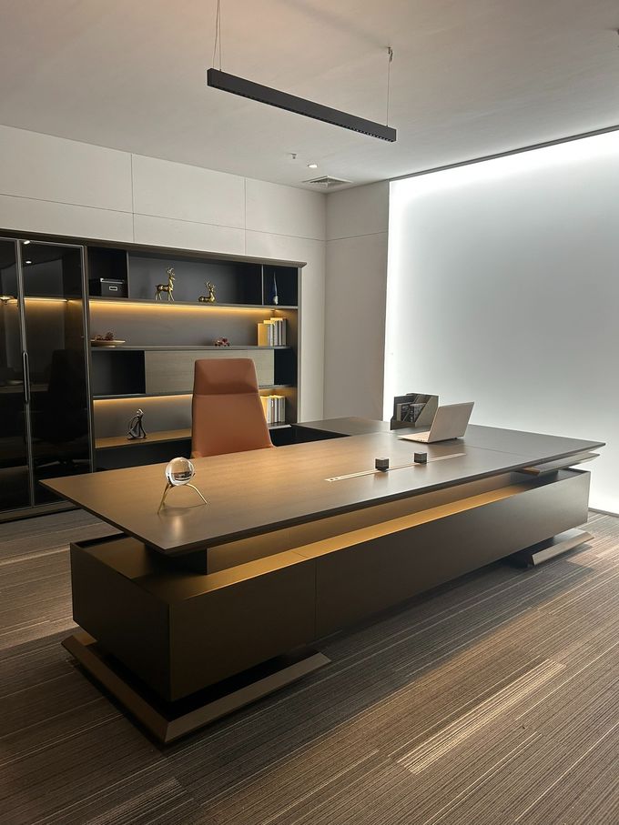 High-End Boss Desk And Chair Set For Listed Company President Desk 2