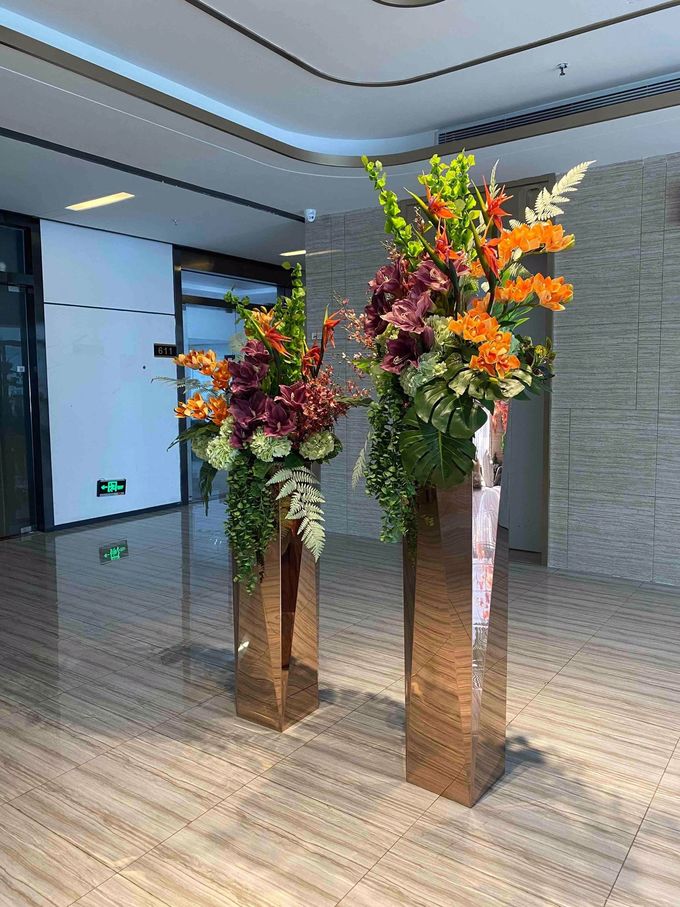 Golden Stainless Steel Outer Frame Planter Plant Bottle For Hotel 3