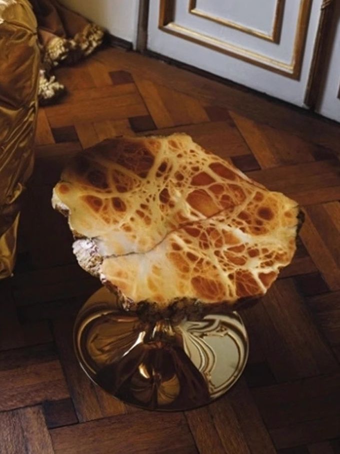 SUS 304 Irregular Shaped Snowstone Coffee Table Set High End Metal Mirror Base 4