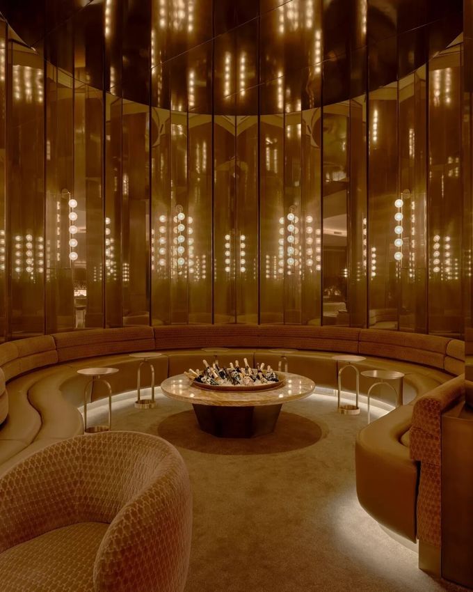 Bespoke One-Stop Shop Luxury Furniture For Large Shops High End Villas Hotels 4