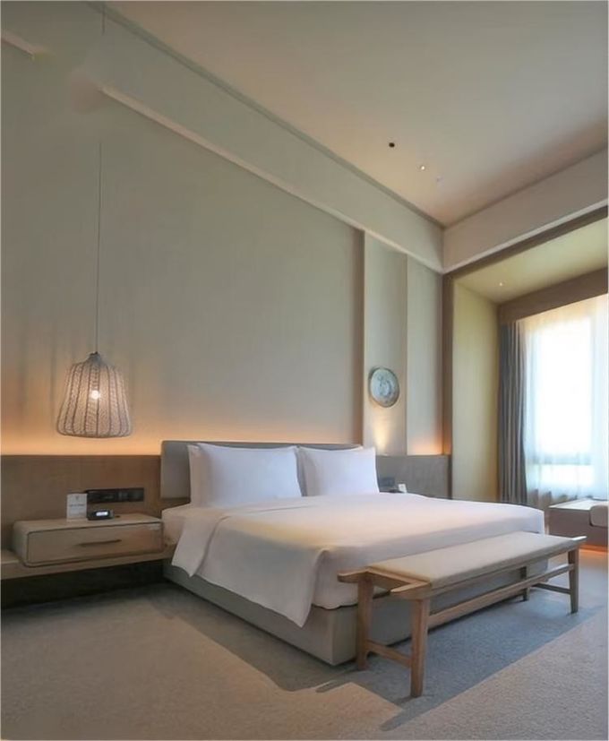 5 Star Minimalist Design Hotel Project Bedroom Solid Wood Furniture Set 2