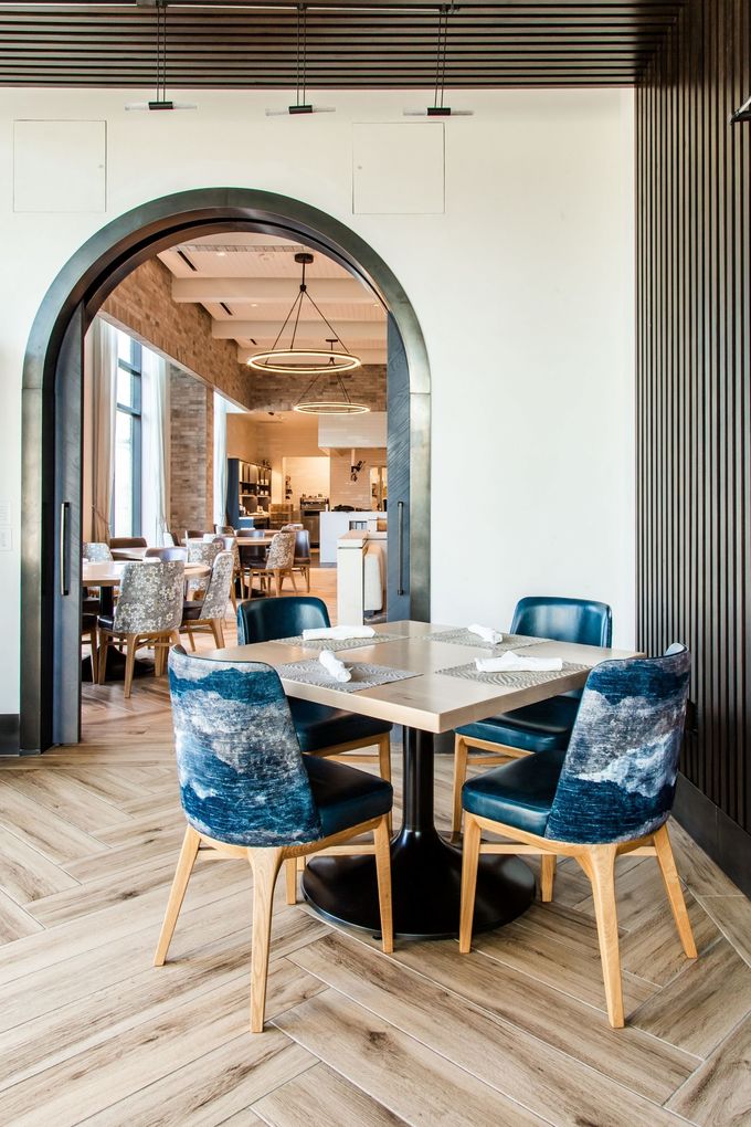 Custom 5 Star Hotel Guest Fully Upholstered Single Sofa Arm Chair For Hotel Room 0